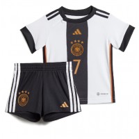 Camiseta Alemania Kai Havertz #7 Primera Equipación Replica Mundial 2022 para niños mangas cortas (+ Pantalones cortos)